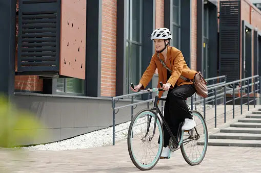 Beginner’s Guide to Electric Bike & Scooter Etiquette: Ride Responsibly in 2025