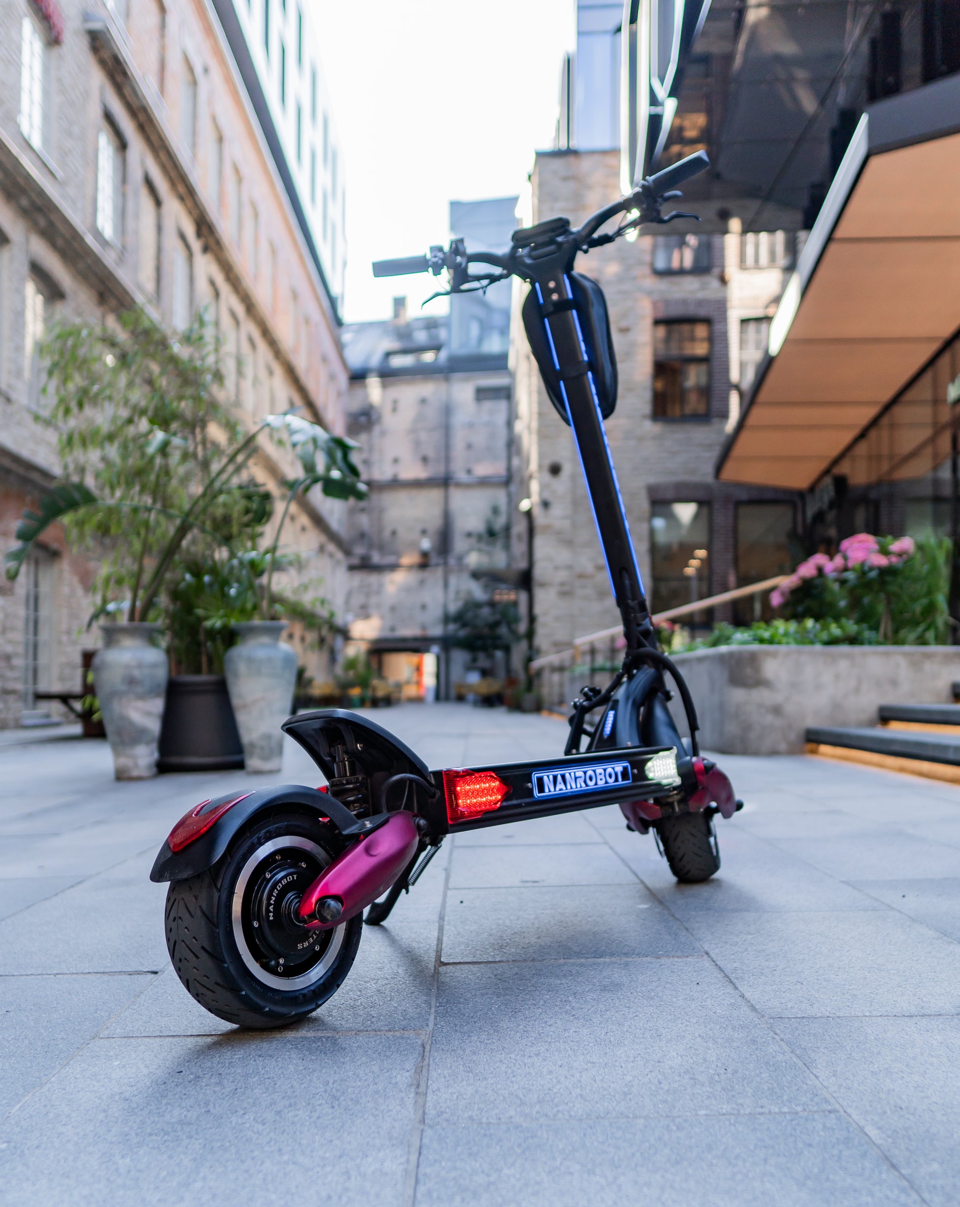 Nanrobot LS7+ electric scooter – high-performance standing e-scooter with dual motors, long range, and all-terrain wheels – Volt Ventures