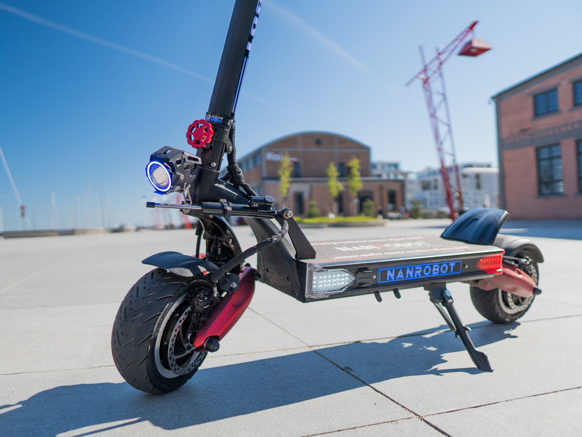 Nanrobot LS7+ electric scooter – high-performance standing e-scooter with dual motors, long range, and all-terrain wheels – Volt Ventures