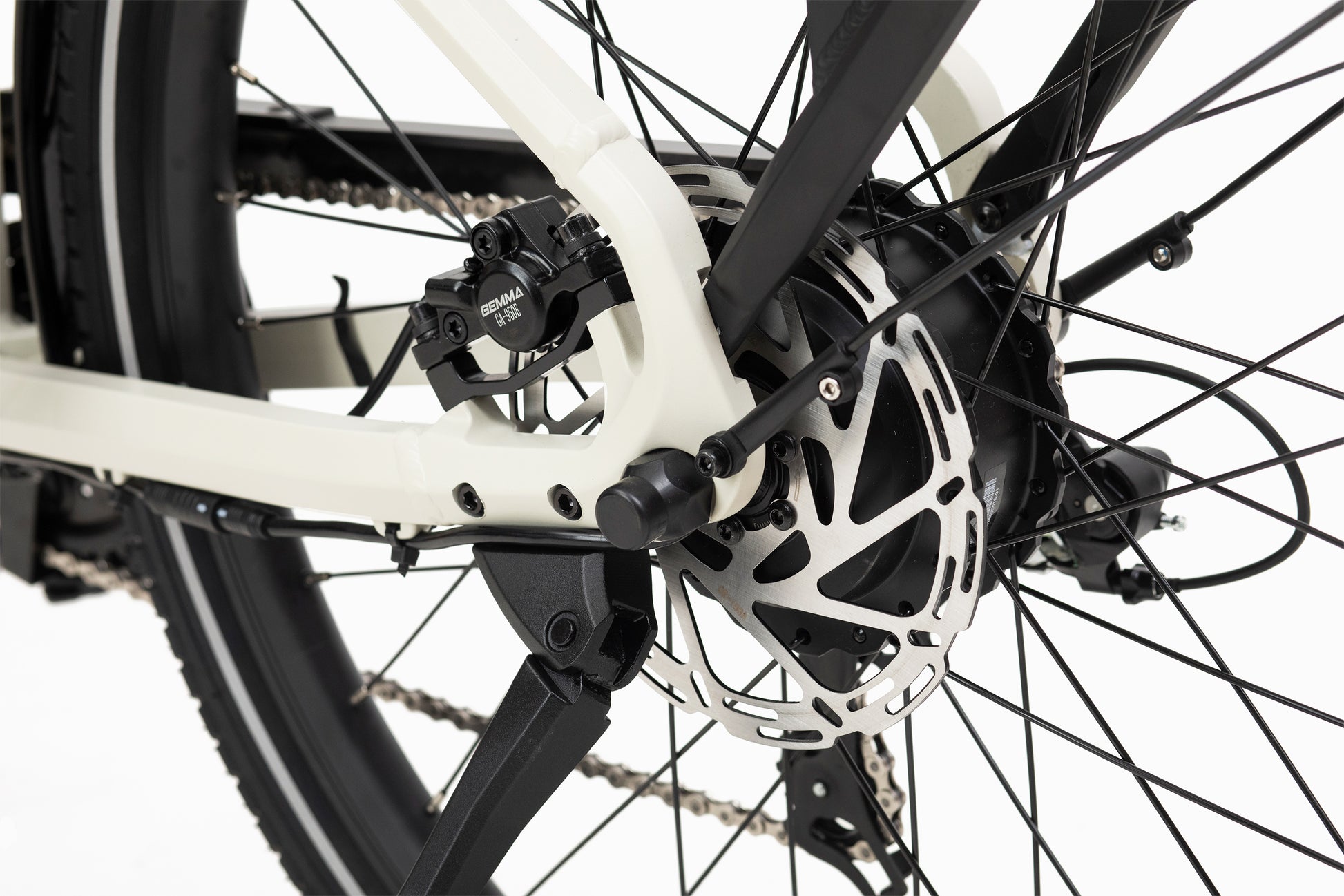 Qreate City Air electric bike in white, reliable electric city bike for everyday UK riding from Volt Ventures